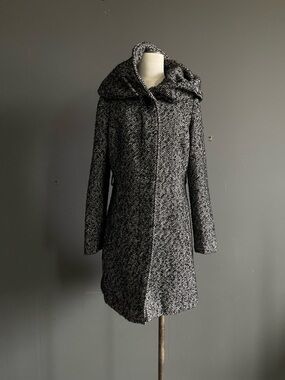 Oversized Hooded Herringbone Wool Coat Minimal Quiet Luxury Toteme Academia Chic